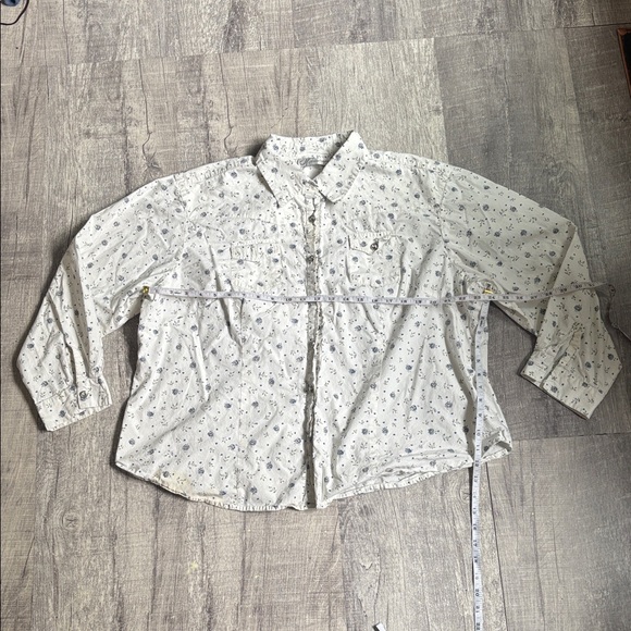 Dress Barn Long Sleeve Button up Blouse - Picture 3 of 7